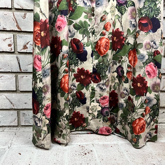 & Other Stories | V Neck Frill Midi Dress in Vintage Floral Print - Picture 6 of 16